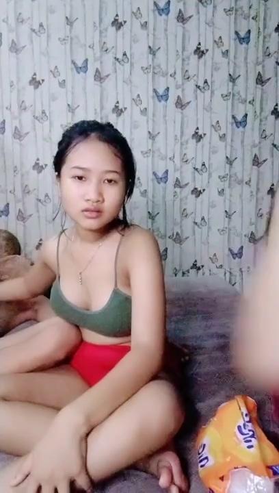 Anya Remaja Cantik Pesta Seks Sambil Live