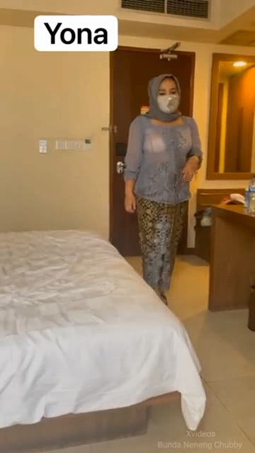 Bunda Kebaya Chek-in Melayani Brondong