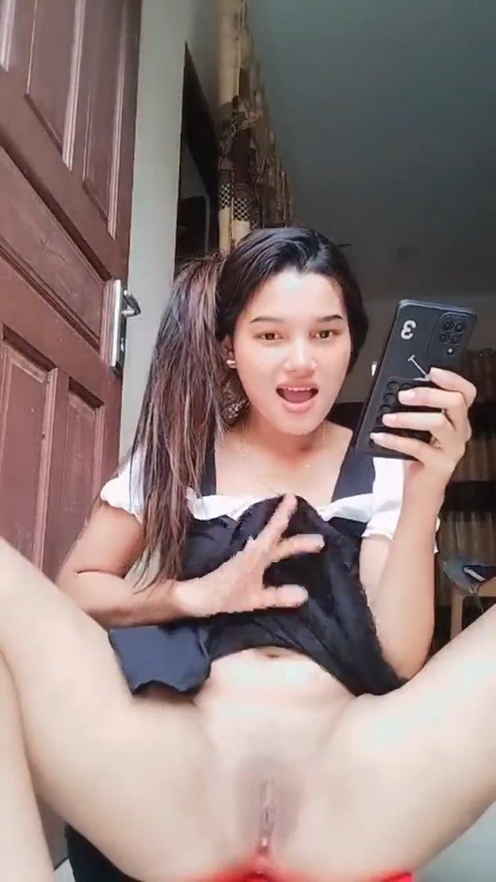 Gaby Cantik Eksib Show Meki Di Teras Rumah