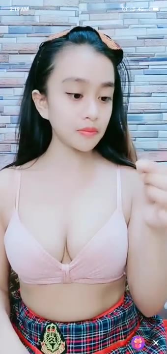 Lisa Show Omek Gonta Ganti Baju Seksi